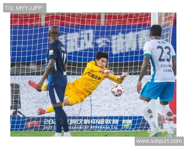 巴甲米竞技迎战弗鲁米嫩全力争胜展开激烈对决 巴甲米竞技迎战弗鲁米嫩全力争胜展开激烈对决