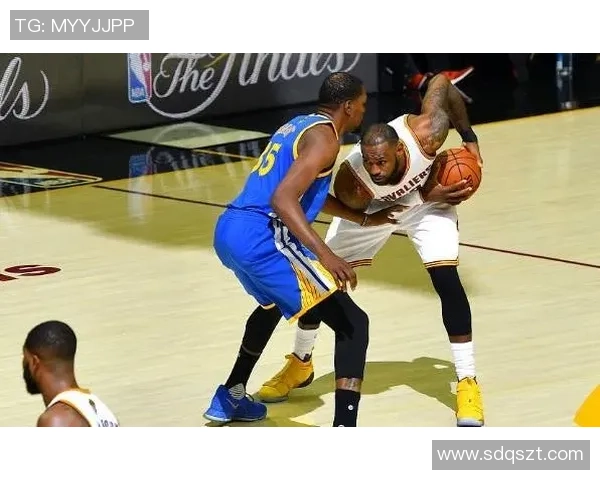 骑士与勇士第四场精彩对决视频直播全程回顾与分析 骑士与勇士第四场精彩对决视频直播全程回顾与分析